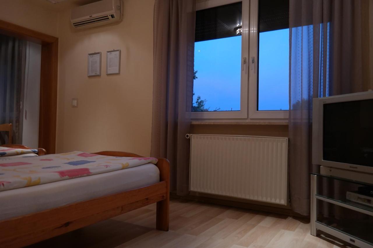 Villamirage Tarnowskie Góry Buitenkant foto