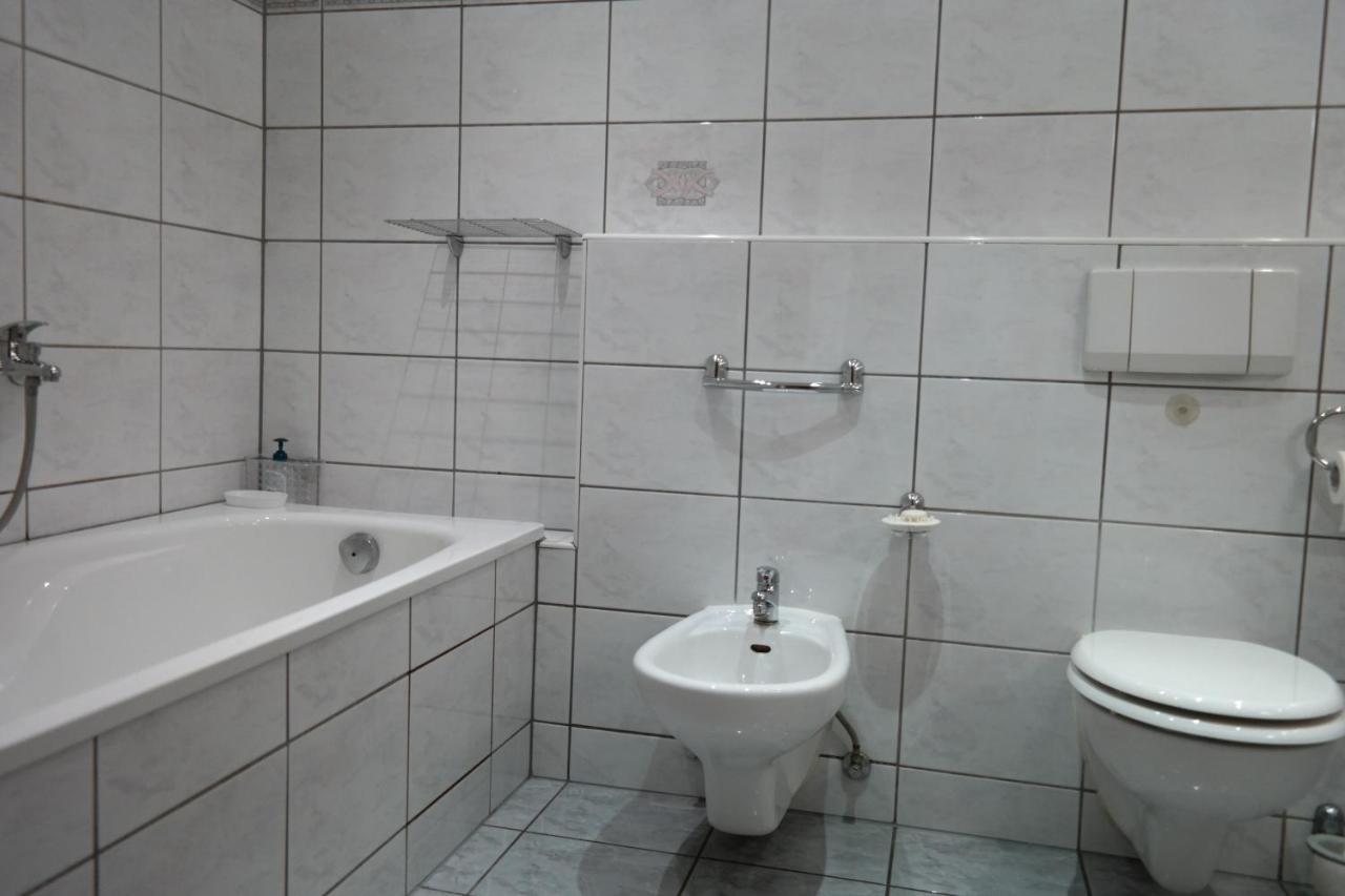 Villamirage Tarnowskie Góry Buitenkant foto