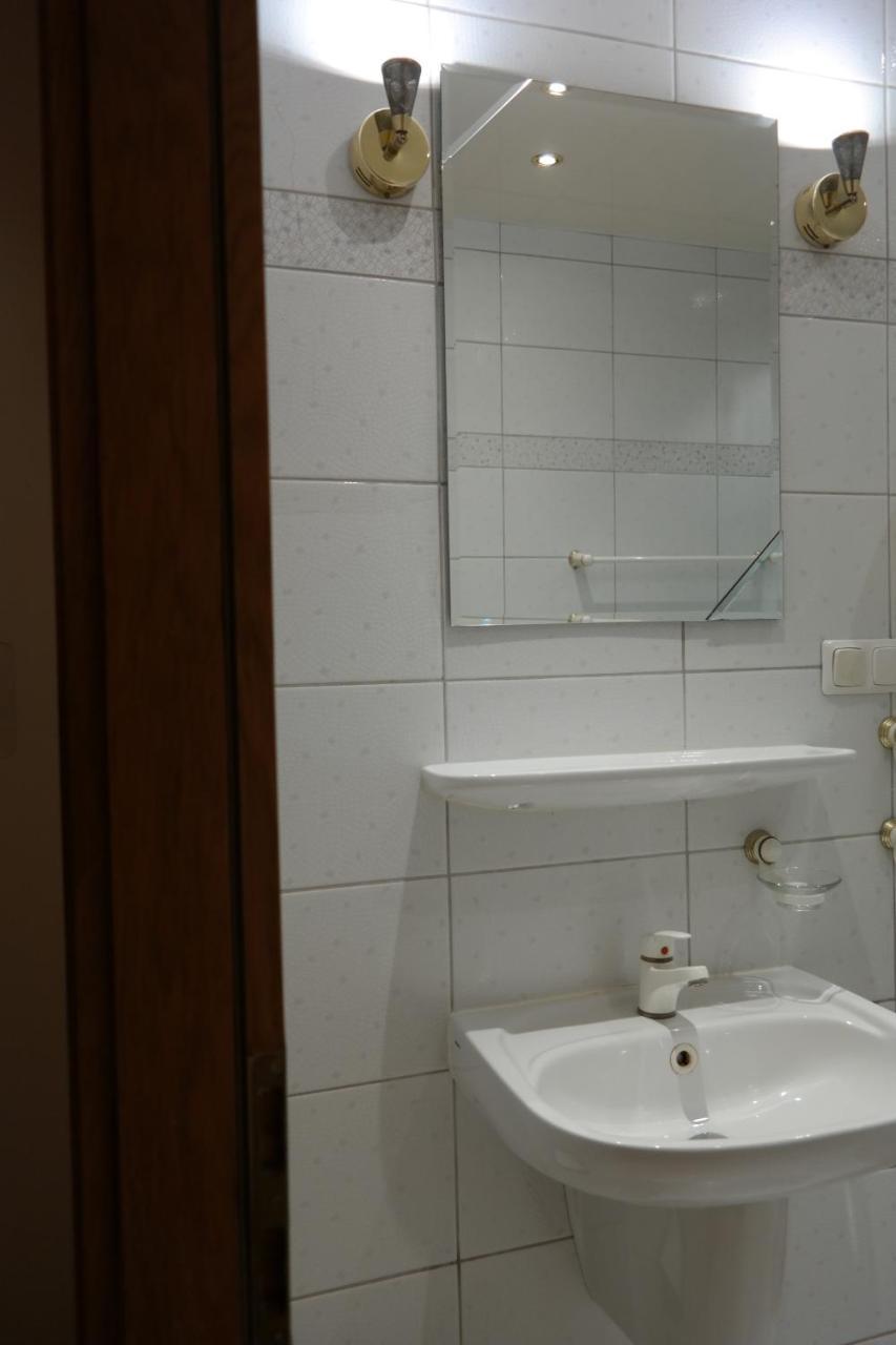 Villamirage Tarnowskie Góry Buitenkant foto